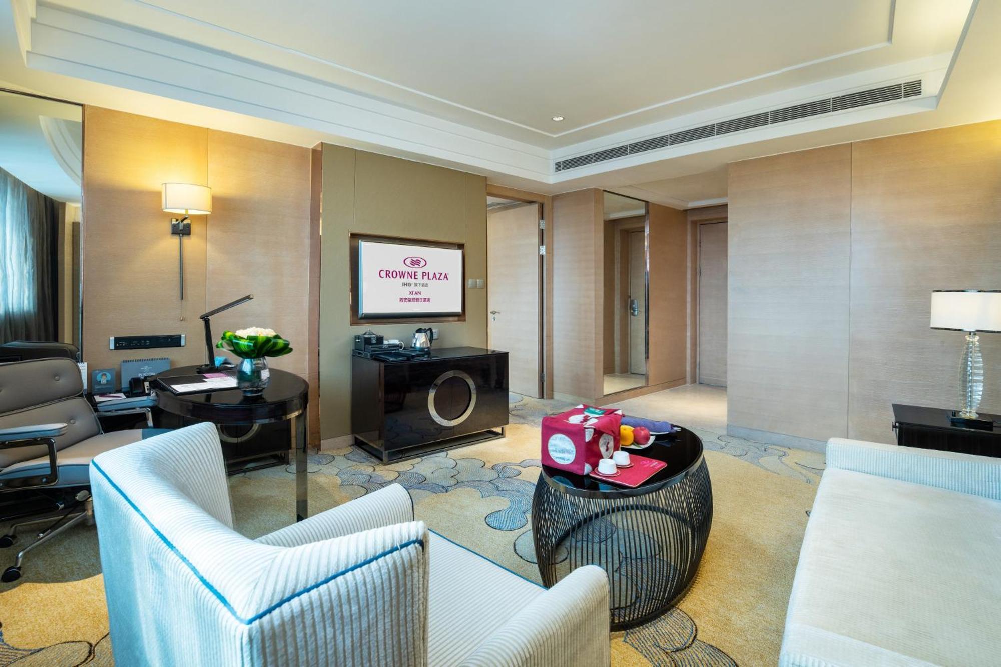 Crowne Plaza Xi'an By Ihg 5*